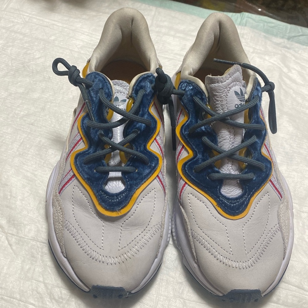 Women’s sneakers